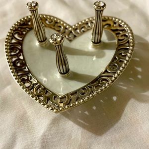 Brighton ring holder